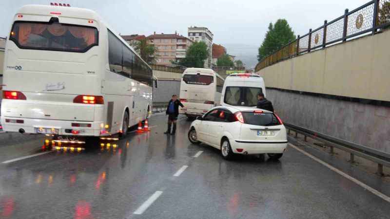 Kütahya’da şiddetli yağış hayatı felç etti: Ev ve iş yerleri sular altında kaldı