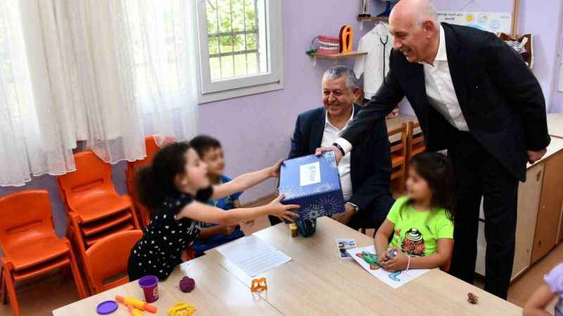 Kibar Holding’den depremzede çocuklara ziyaret