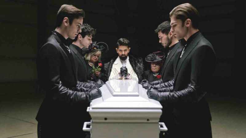 Kardeş acısı yaşayan Serdar Ortaç klibi tamamlayamadı