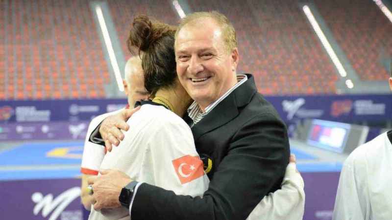 26. Dünya Tekvando Şampiyonası’nda çifte altın madalya