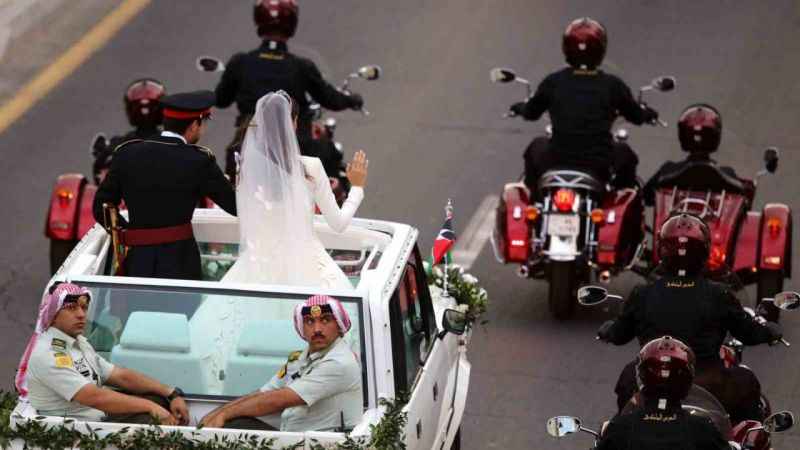 Ürdün Veliaht Prensi Al Hussein bin Abdullah, Suudi Arabistanlı Rajwa Al Seif ile evlendi