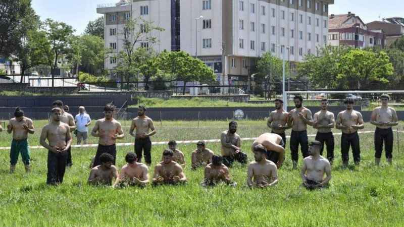 Edirne’de üniversiteli başpehlivan