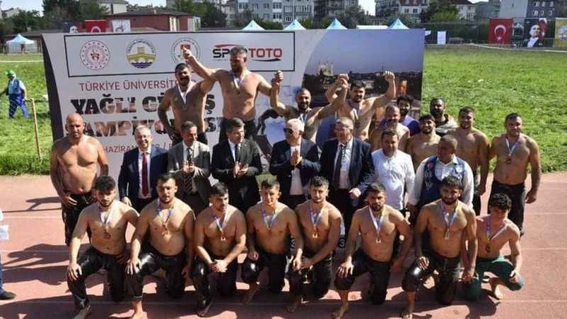 Edirne’de üniversiteli başpehlivan