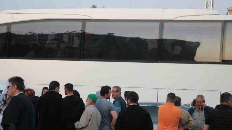 Deprem bölgesinden ilk hac kafilesi uğurlandı