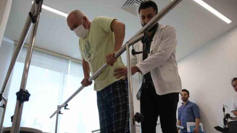 "Yürümesi çok zor" dediler, 5 ayda ayağa kalktı