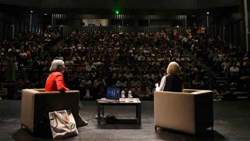 Ayşe Kulin, edebiyatseverlerle buluştu