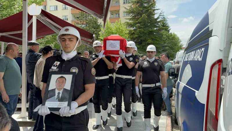 Hayatını kaybeden polis memuru Necdet Bayrorul son yolculuğuna uğurlandı