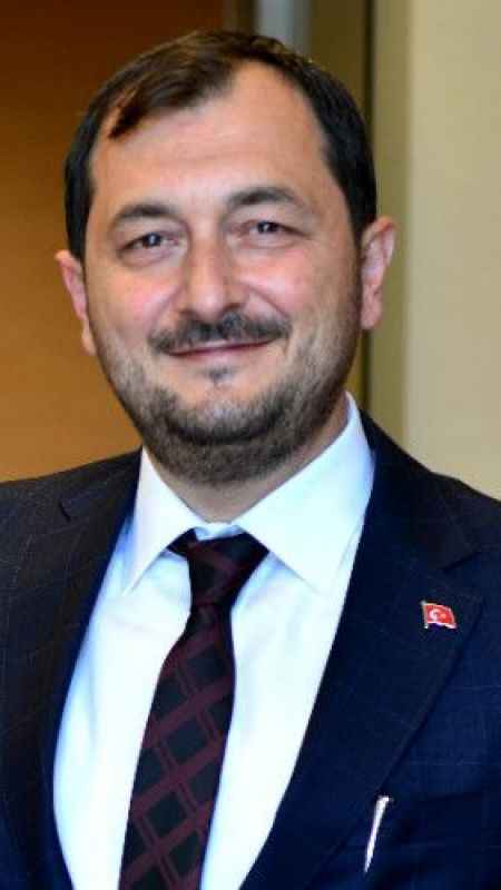 Cüneyt Yüksel istifa etti