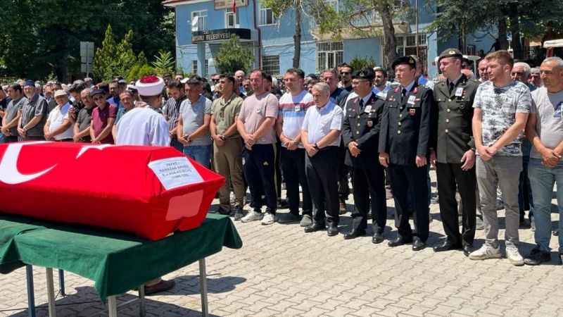 Kalp krizi geçirip vefat eden emekli astsubay törenle toprağa verildi