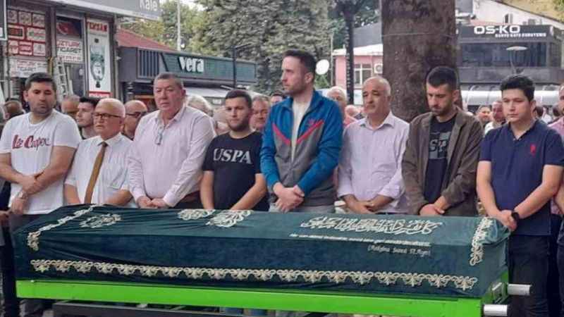 Beden eğitim öğretmeni Halit İbşiroğlu defnedildi