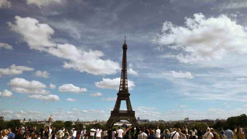 Eyfel Kulesi’ndeki bomba ihbarı asılsız çıktı