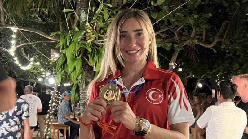 Şahika Ercümen dünya üçüncüsü