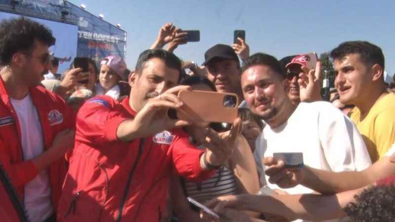 Selçuk Bayraktar’a vatandaşlardan sevgi seli