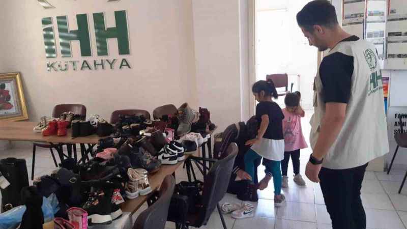 Kütahya İHH 400 çocuğa ayakkabı dağıttı