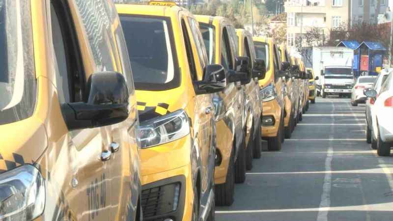 İstanbul’da taksi karmaşası devam ediyor, taksici esnafı sorunun çözülmesini bekliyor