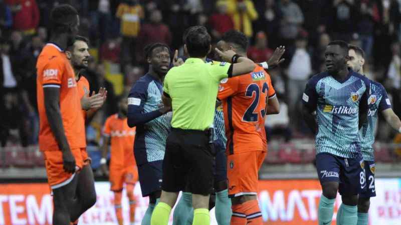 Trendyol Süper Lig: Kayserispor: 0 - RAMS Başakşehir: 0  