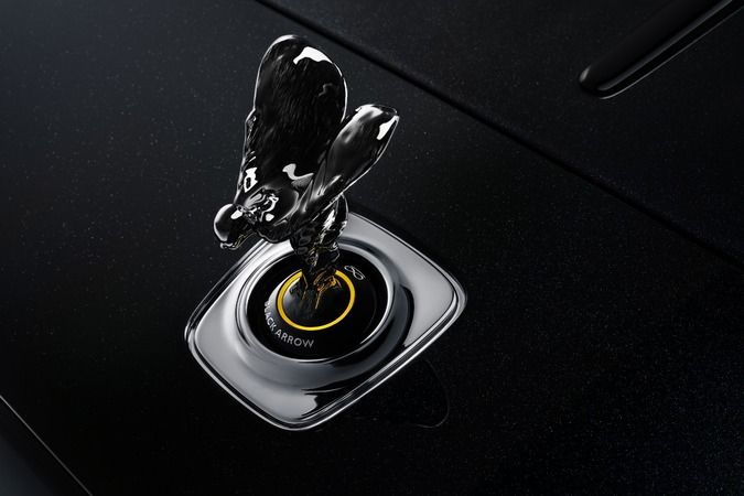 Rolls-Royce özel modeli Black Badge Wraith Black Arrow'u tanıttı