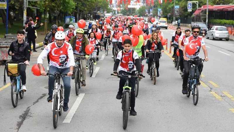 19 Mayıs kutlamalarının adresi Kadıköy yine rengarenk
