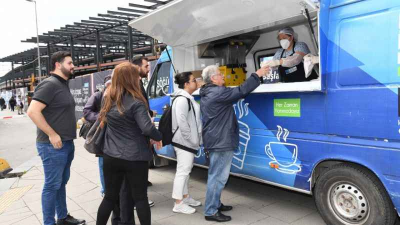 Kadıköy Belediyesi’nin mobil fırını hizmete başladı