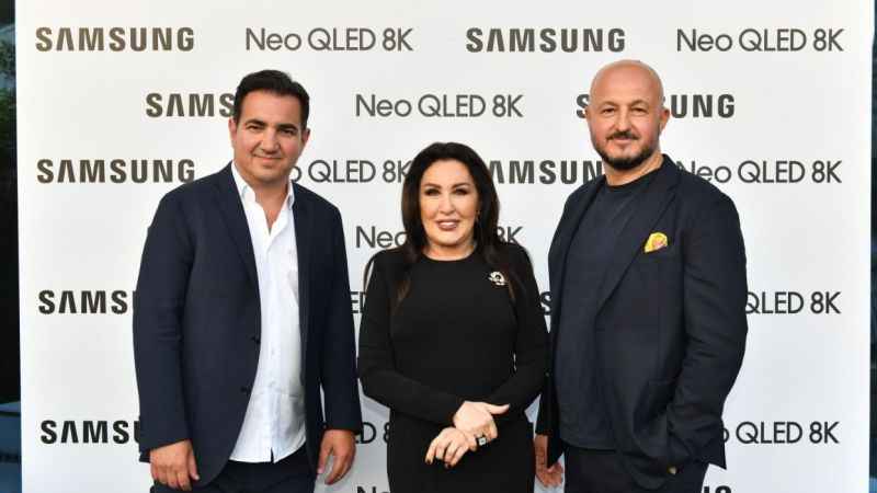 Samsung, Nükhet Duru’nun eşsiz sahne performansıyla 2023 model televizyonlarını İzmir’de tanıttı