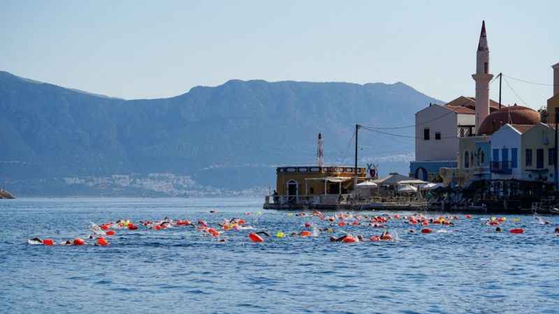 Yunanistan’dan Türkiye’ye 2 kıta ve 2 ülke arasında düzenlenen dünyanın en güzel yüzme yarışı