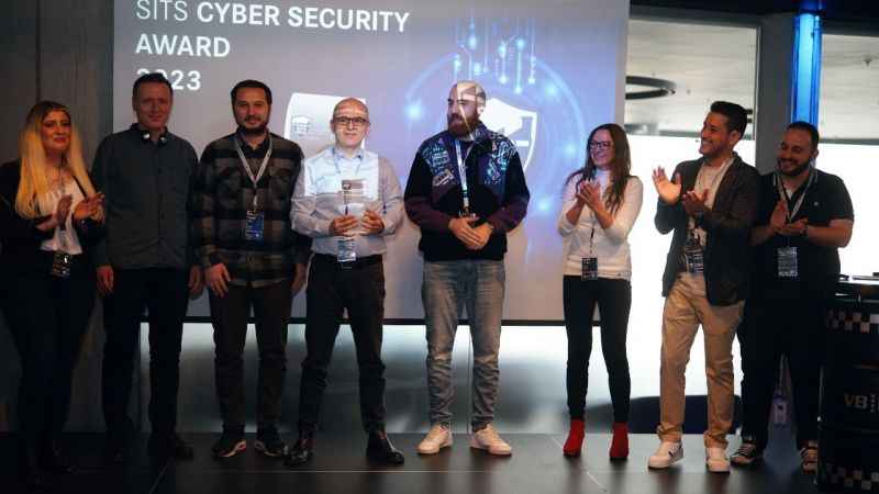Mercedes-Benz Türk ‘Cyber Security for OT 2023’ zirvesinden ödülle döndü