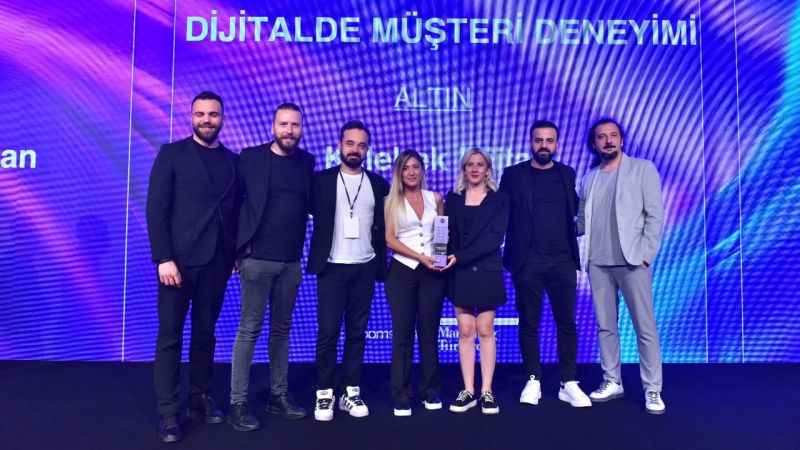 Kelebek Mobilya'ya 3 altın ödül birden