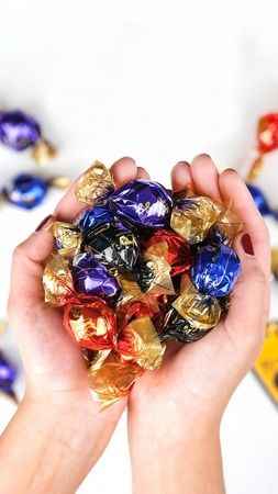 Bayramın tatlı telaşları başladı, çarşı hareketlendi