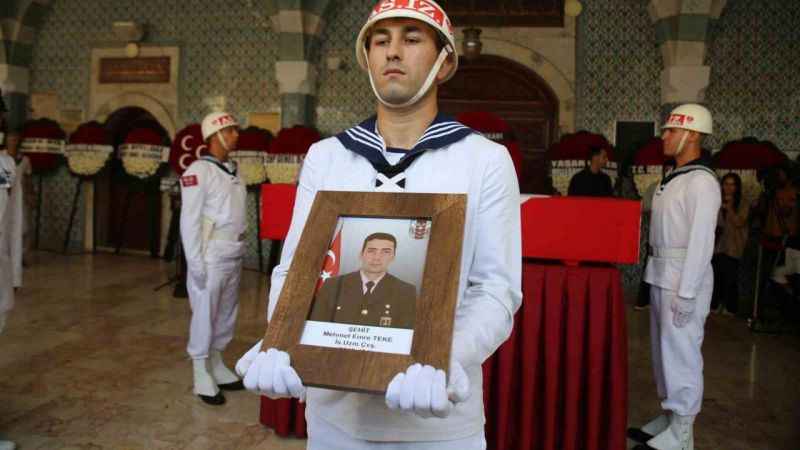 Mersinli şehit uzman çavuş son yolculuğuna uğurlandı