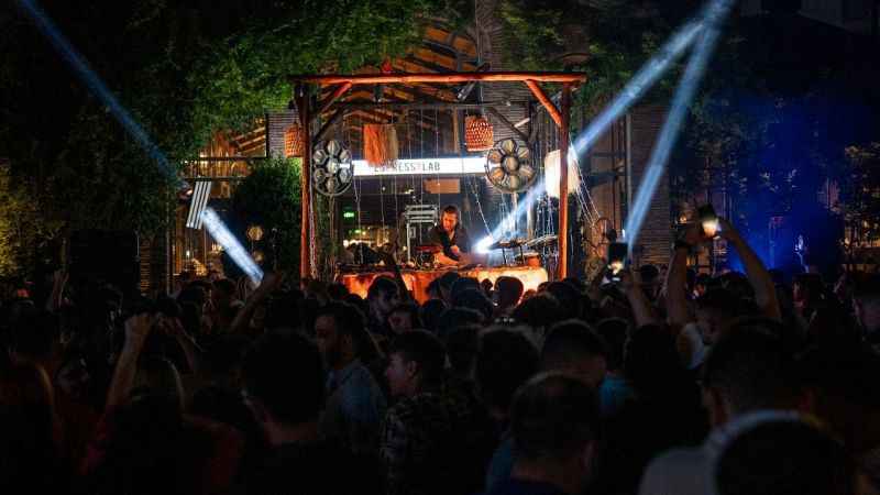 Avrupa’nın en büyük kahve deneyim merkezi Espressolab Roastery’de birinci yıl coşkusu