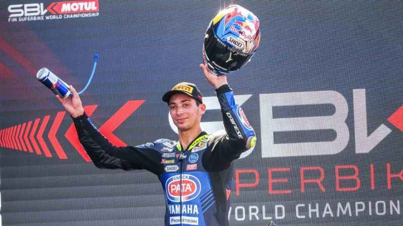 Toprak Razgatlıoğlu zirveye adım adım yaklaşıyor