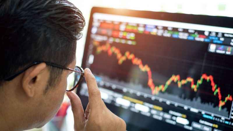 Faiz oranı artarken hisse senedi, döviz ve altın yatırımcıları ne yapmalı?