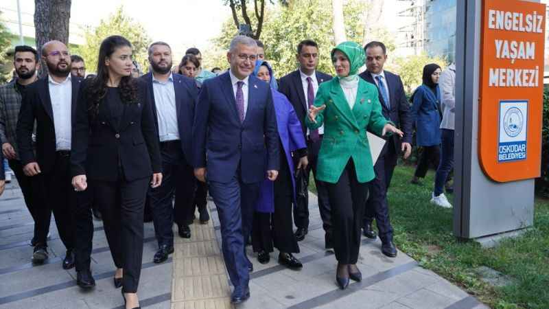 Bakan Göktaş Üsküdar'daki Engelsiz Yaşam Merkezi ve Tebessüm Kahvesi’ni ziyaret etti