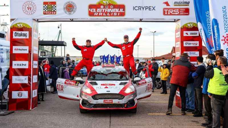 İstanbul Rallisi’nde Petlas lastikleriyle zirveye çıktılar