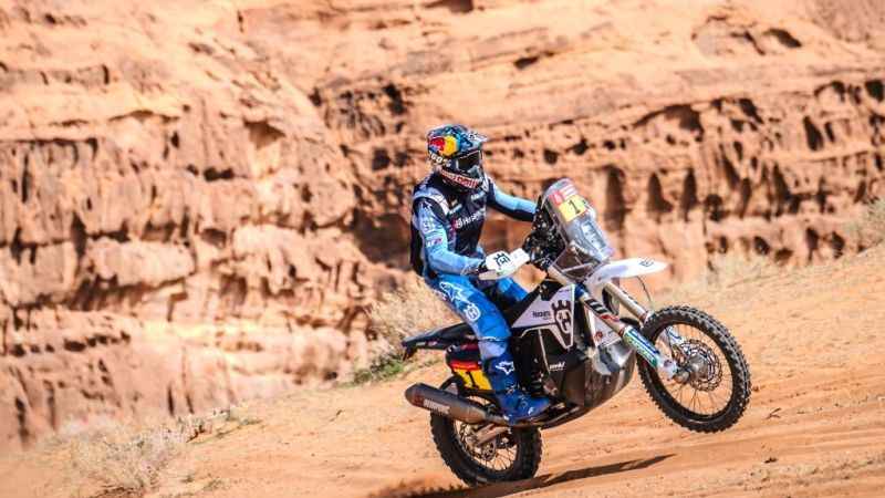 Dakar Rallisi’nde galip gelen Red Bull Sporcusu Mattias Ekström 