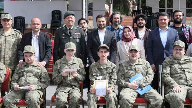 Engelli bireylere asker kınası yakıldı