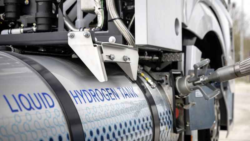 Daimler Truck ve Linde’nin geliştirdiği sLH2 teknolojisiyle, hidrojen yakıt dolumunda yeni bir çağ başlıyor
