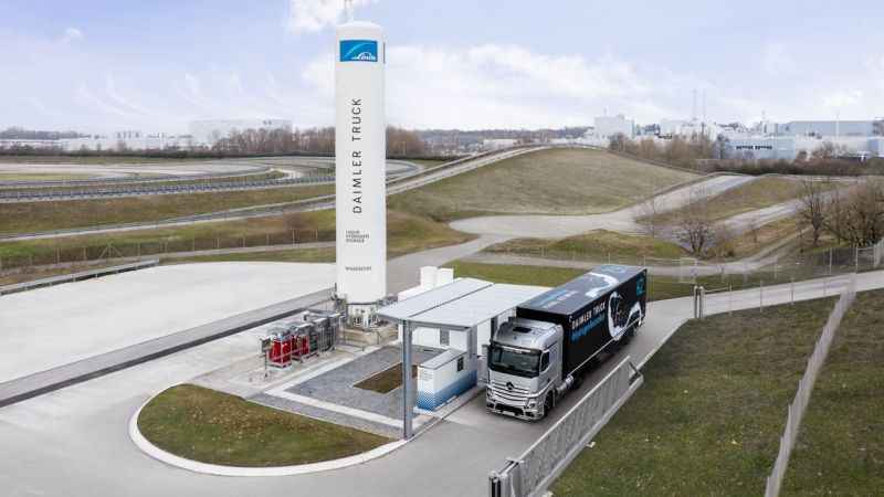 Daimler Truck ve Linde’nin geliştirdiği sLH2 teknolojisiyle, hidrojen yakıt dolumunda yeni bir çağ başlıyor