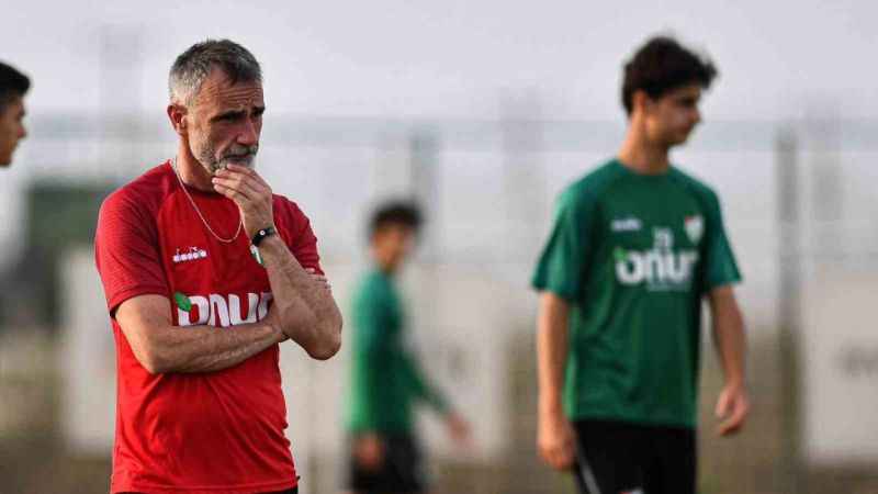 Bursaspor, Serik Belediyespor maçı çalışmalarını Antalya’da sürdürüyor