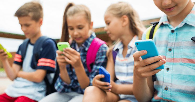 Farkında olmadığımız tehlike : Çocuklara içerik öneren algoritmalar