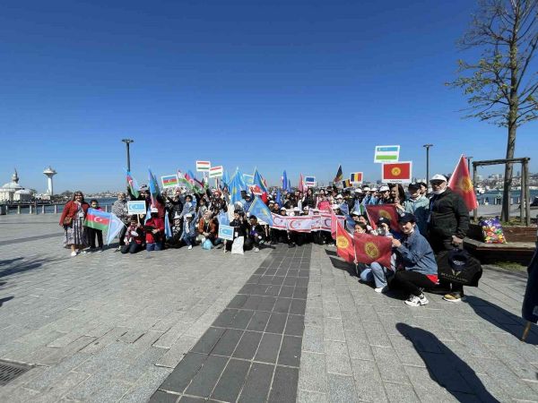 9 ülkeden gelen 100 çocuk, İstanbul Boğazı’nın keyfini çıkardı