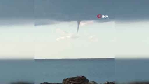 Mersin'de sağanak etkili oldu, Akdeniz'de hortum çıktı