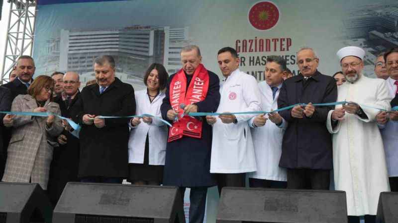 Cumhurbaşkanı Erdoğan: “Deprem şehirlerimizi tamamen ayağa kaldırana kadar dinlenmeyeceğiz”