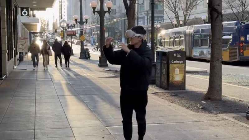 Apple’ın yeni gözlüğü ABD sokaklarını bilim kurgu filmlerine çevirdi