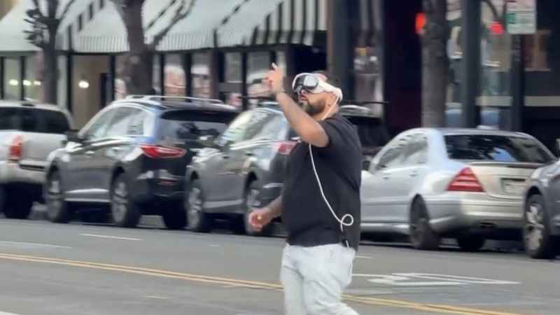 Apple’ın yeni gözlüğü ABD sokaklarını bilim kurgu filmlerine çevirdi