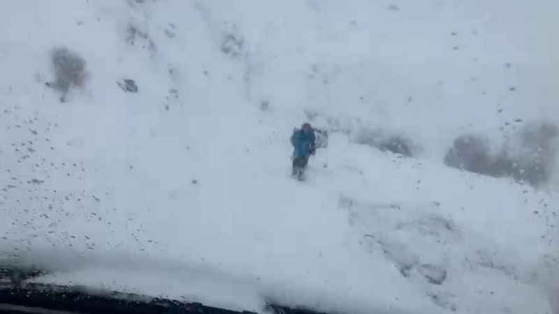 Erzurum-Rize karayoluna çığ düştü