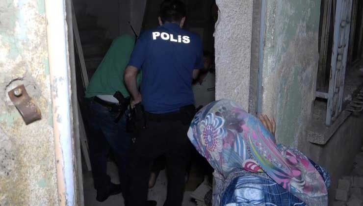 Yaşlı kadın farketti! Hırsızlar çatıda kıskıvrak yakalandı