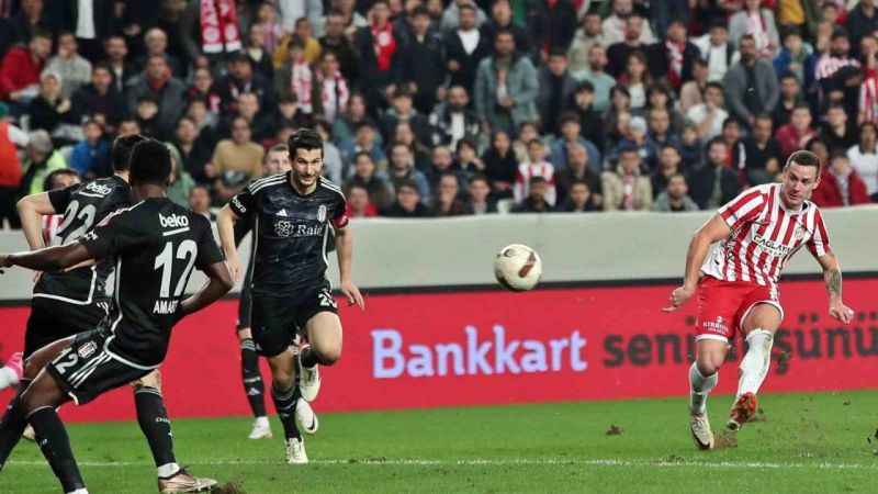 Antalyaspor'u eleyen Beşiktaş kupada çeyrek finalde