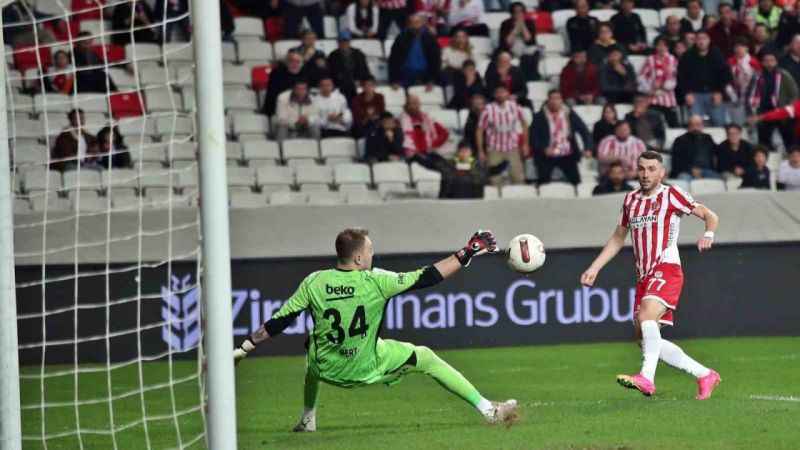 Antalyaspor'u eleyen Beşiktaş kupada çeyrek finalde