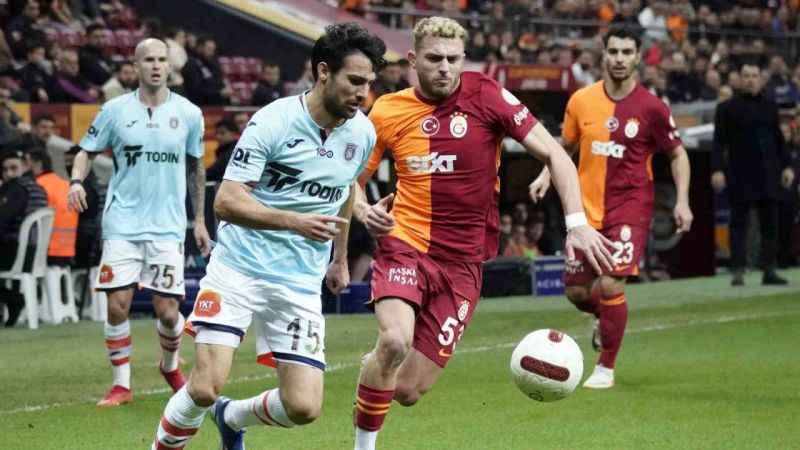 Galatasaray, Başakşehir'i 2-0'la geçti
